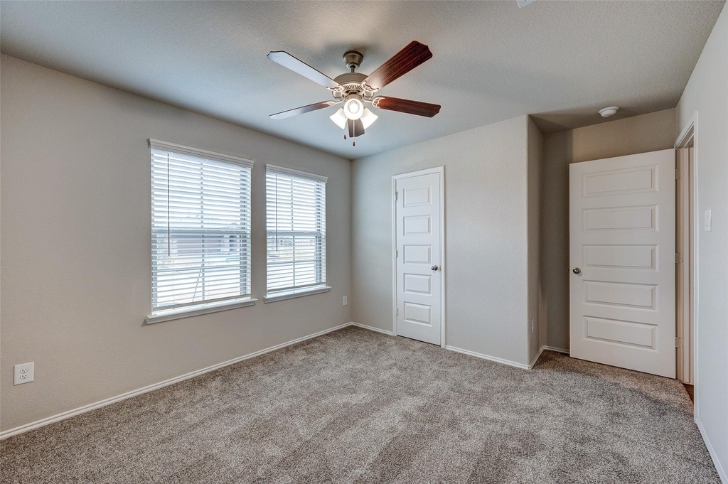 1710 Goose Island Lane - Photo 8