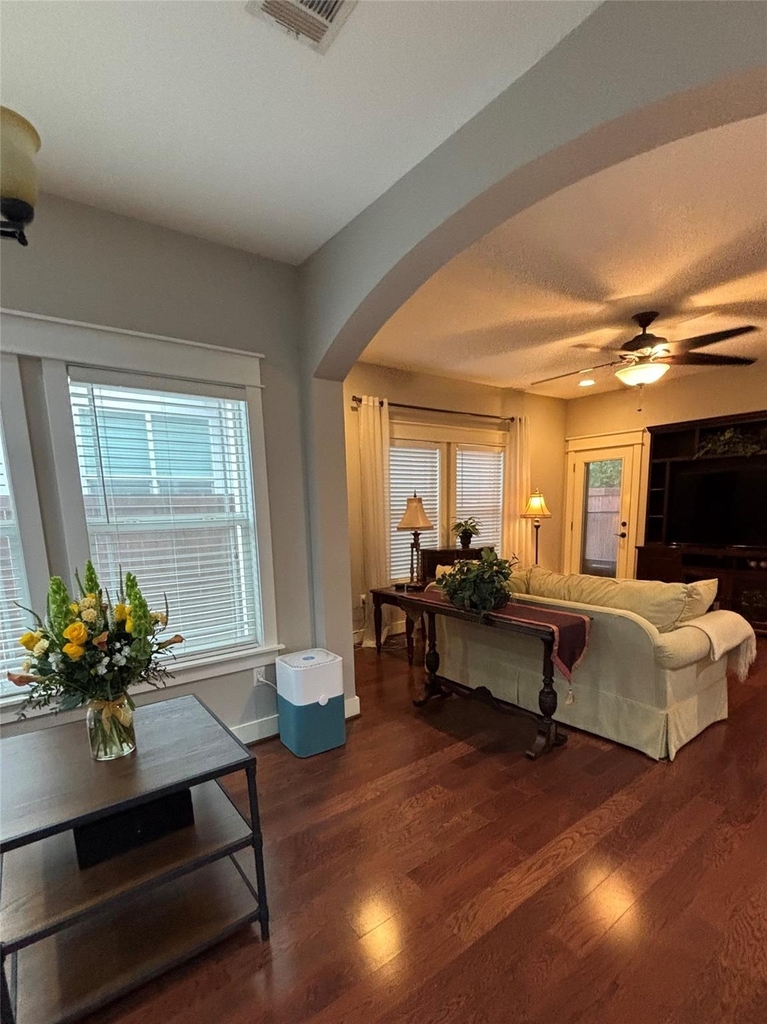 5406 Bennett Avenue - Photo 5