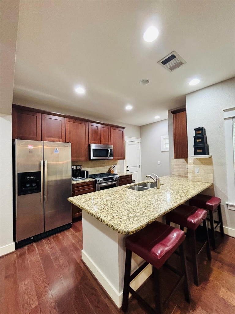 5406 Bennett Avenue - Photo 3