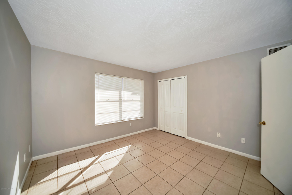 1914 Agora Circle Se - Photo 4