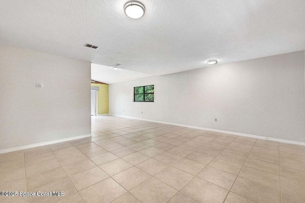 1600 Woodland Drive - Photo 2