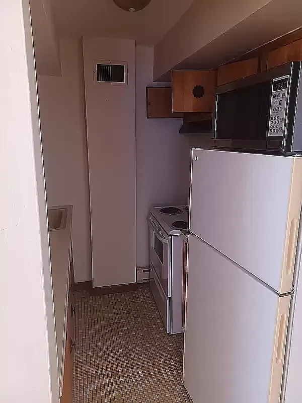 869 Forest Avenue - Photo 4
