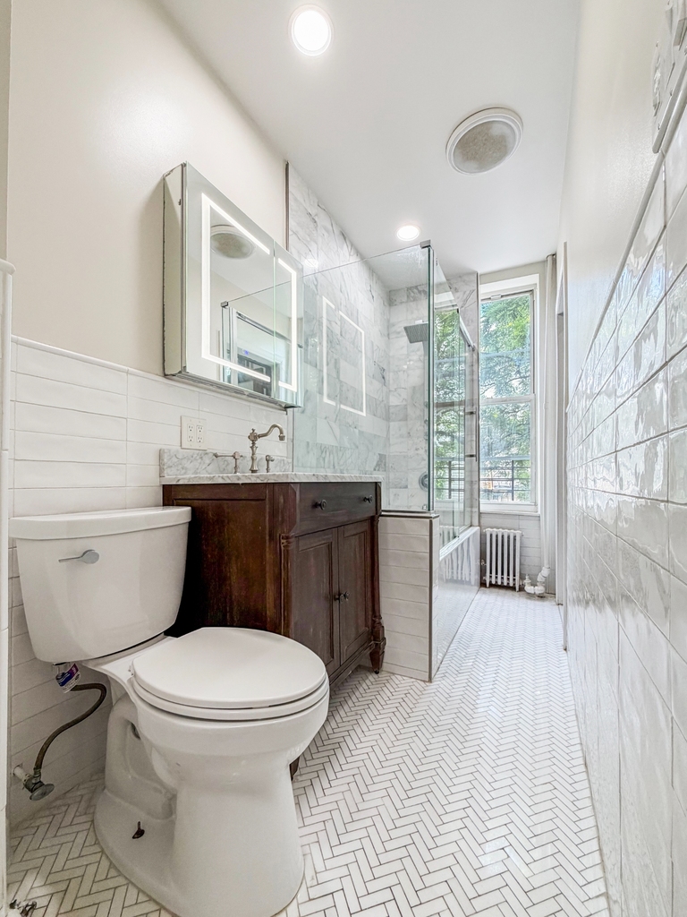 248 Vernon Avenue - Photo 8