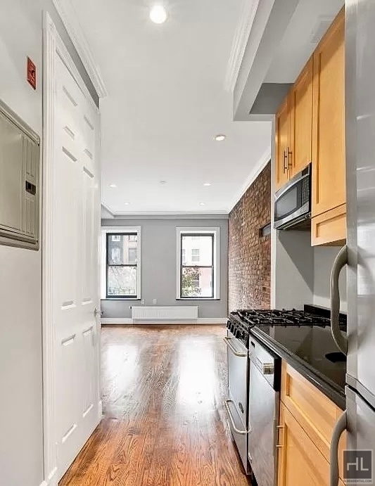 E 13th St. - Photo 2