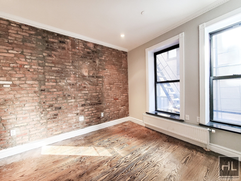 E 13th St. - Photo 5