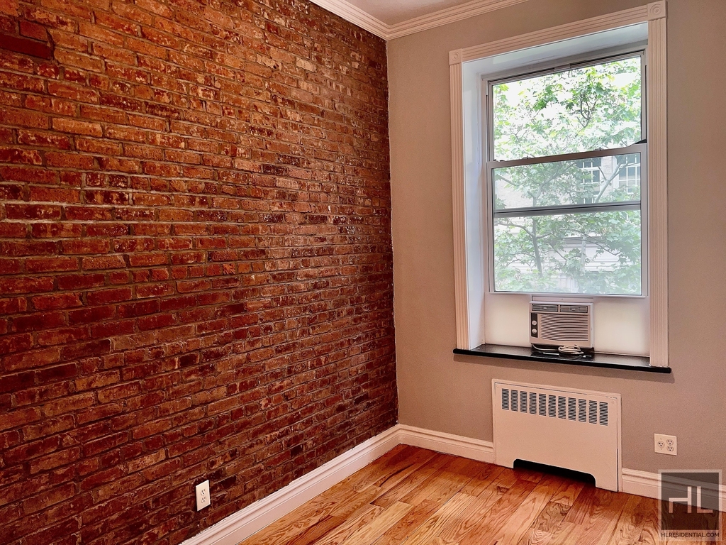 E 16th St. - Photo 5