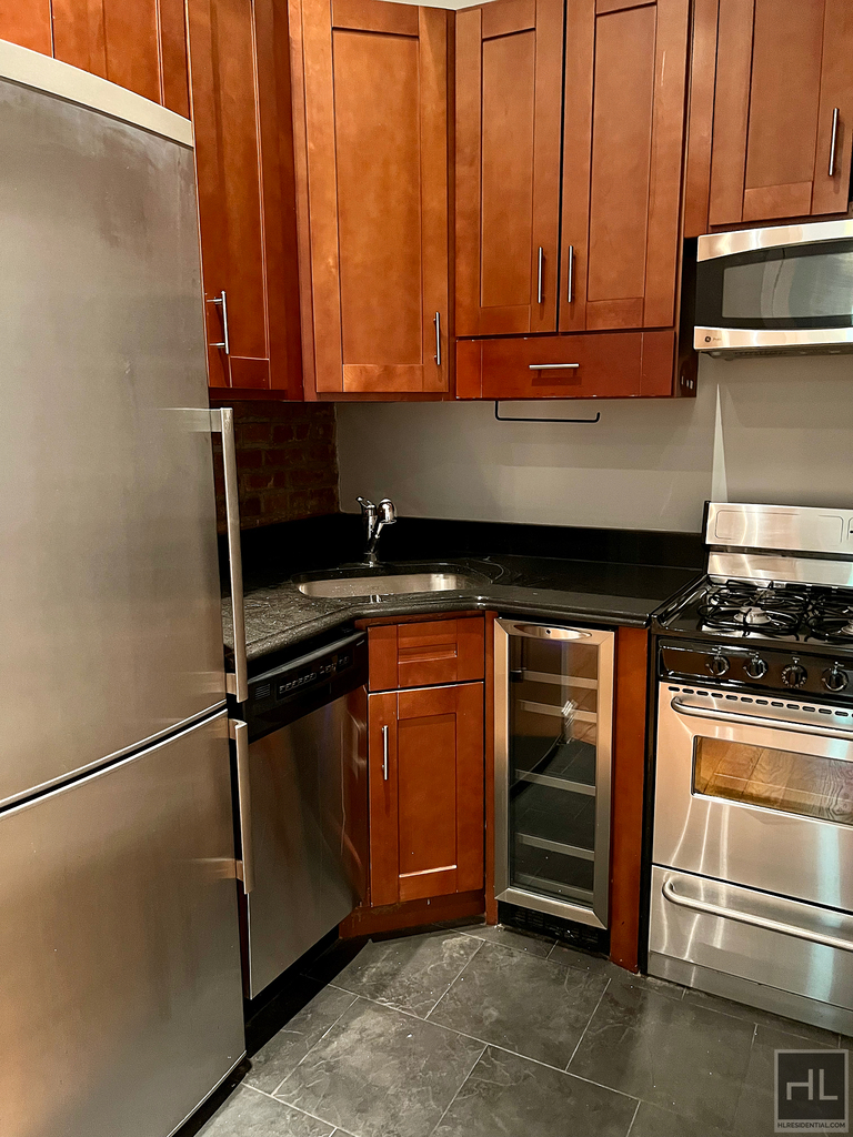 E 16th St. - Photo 3