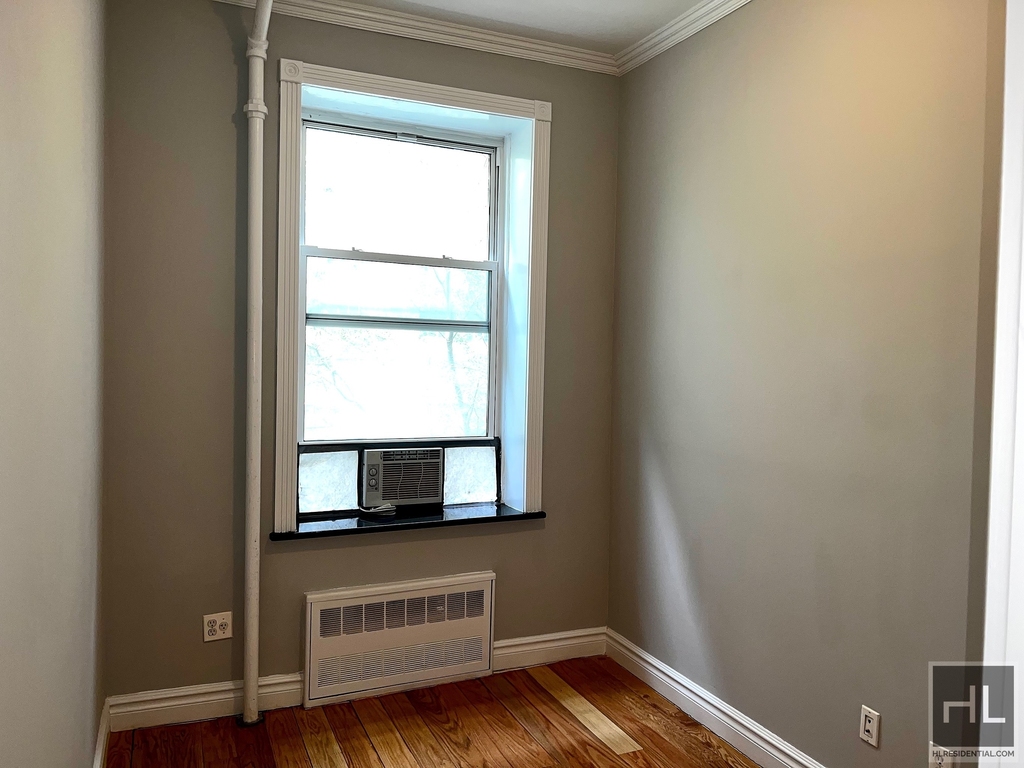 E 16th St. - Photo 4