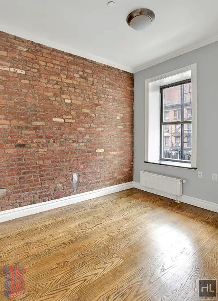 E 13th St. - Photo 6