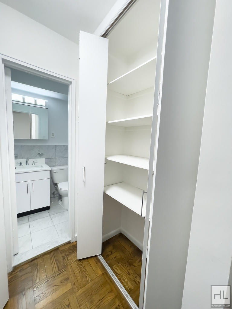 East 35 Street - Photo 6