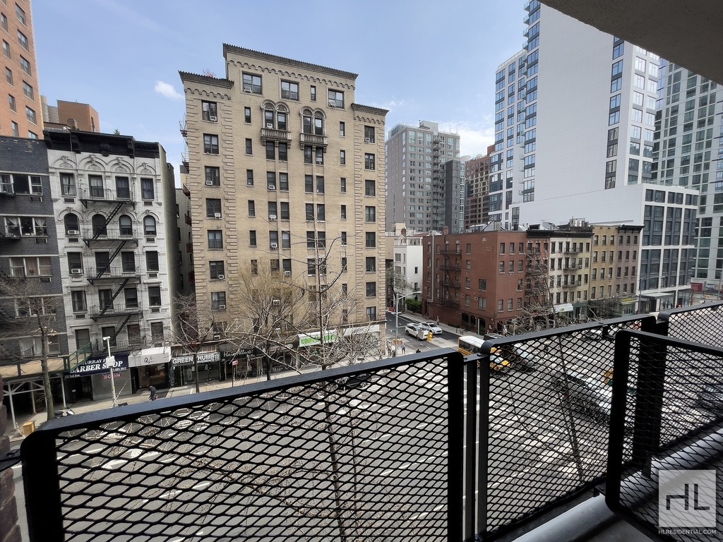 East 35 Street - Photo 4