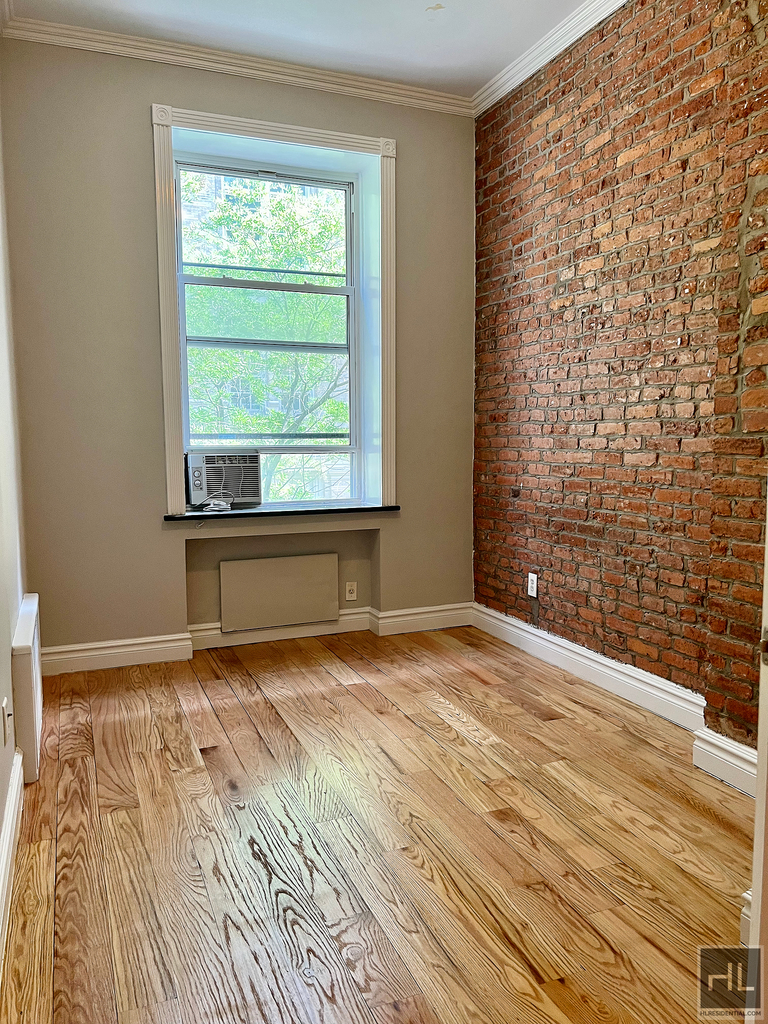 E 16th St. - Photo 3