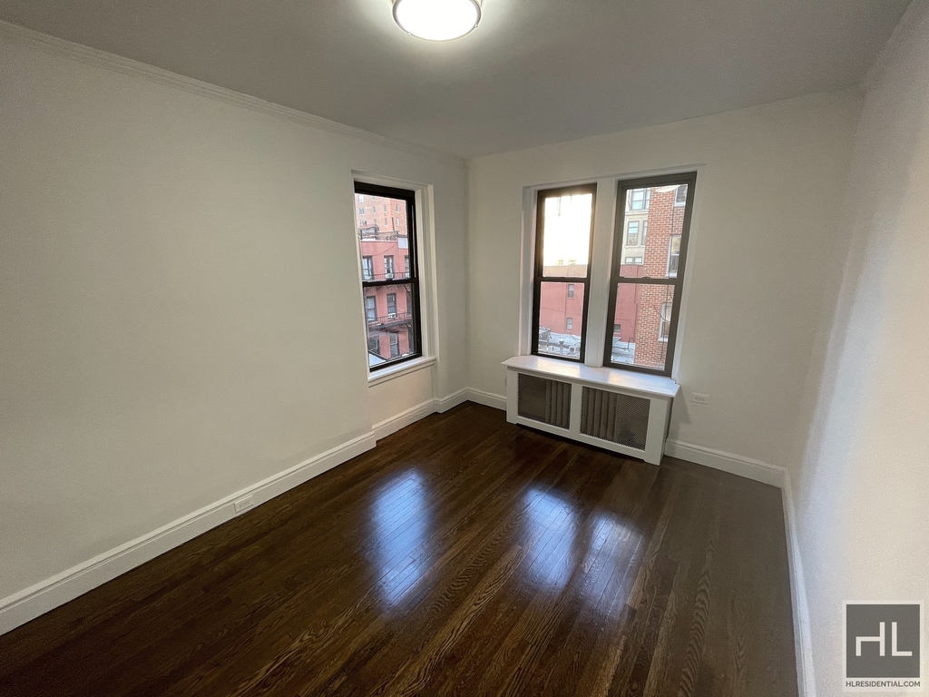 West 12 Street - Photo 1