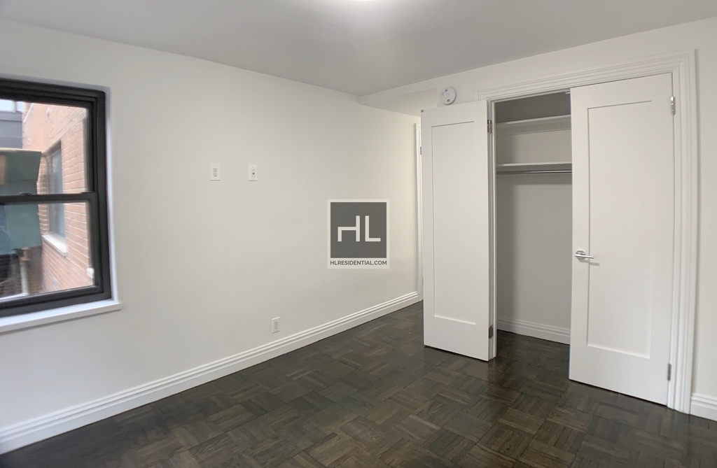 East 56 Street - Photo 3