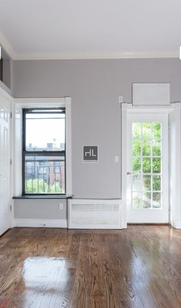 East 5 Street - Photo 3