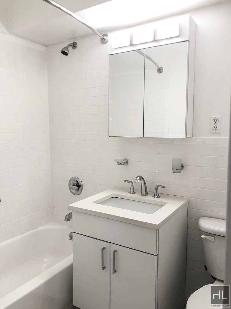 East 56 Street - Photo 8