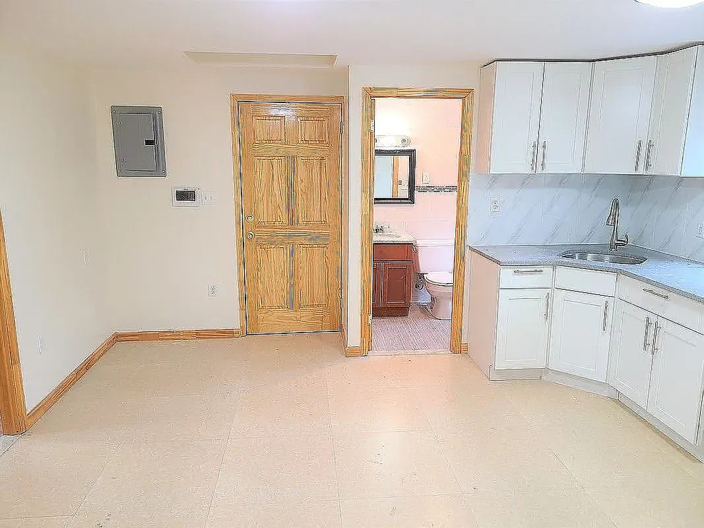 430 39th Street - Photo 0