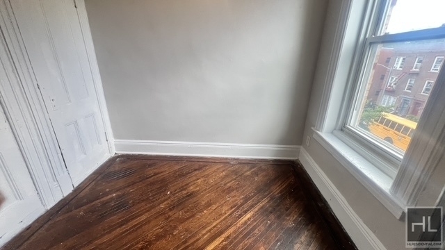 1129 Rogers Avenue - Photo 2