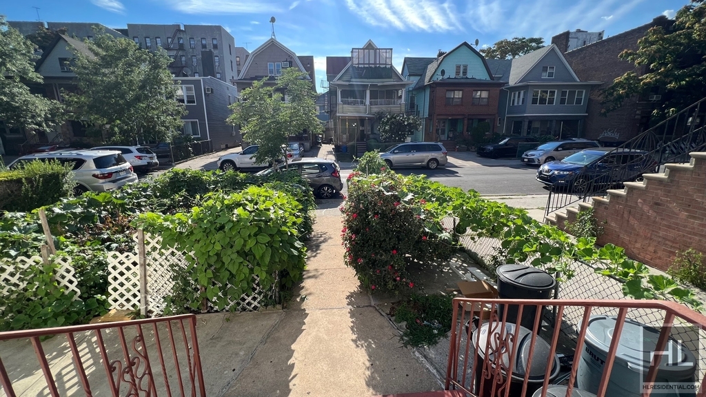 1043 East 14 Street - Photo 9
