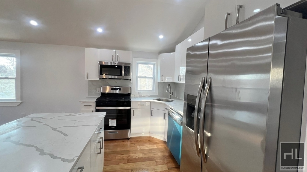 153-23 123 Avenue - Photo 1