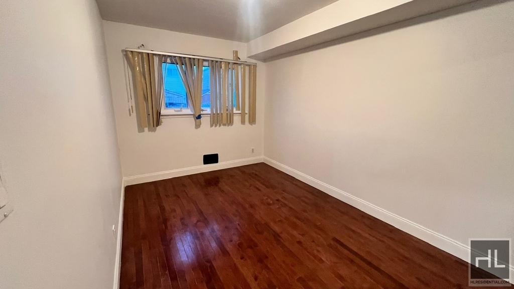 149-63 256 Street - Photo 3