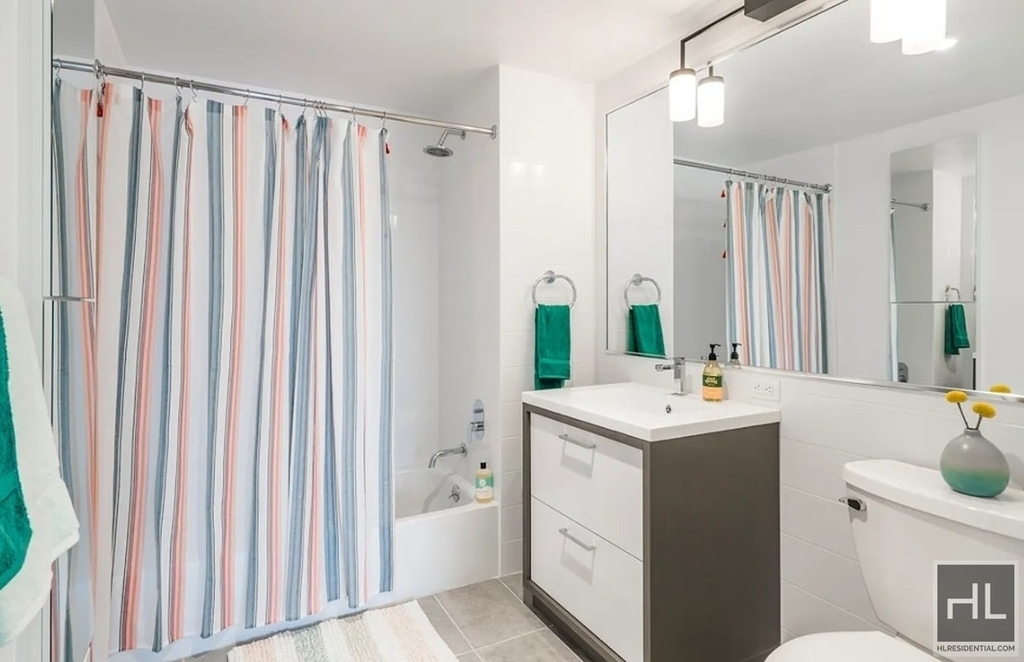 310 Clarkson Avenue - Photo 5