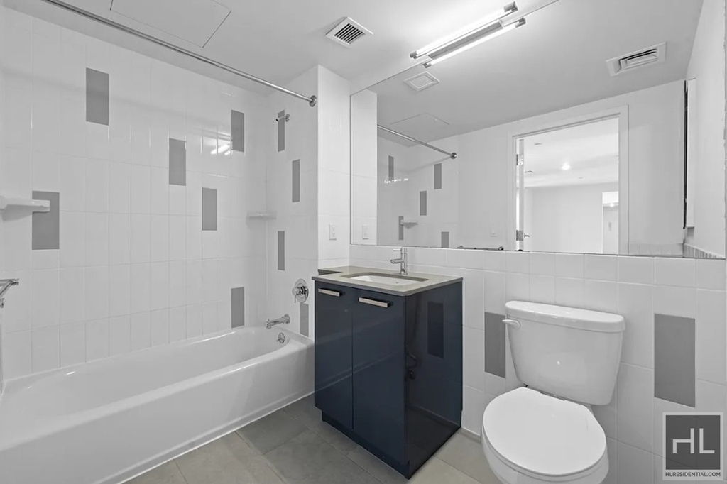 310 Clarkson Avenue - Photo 8