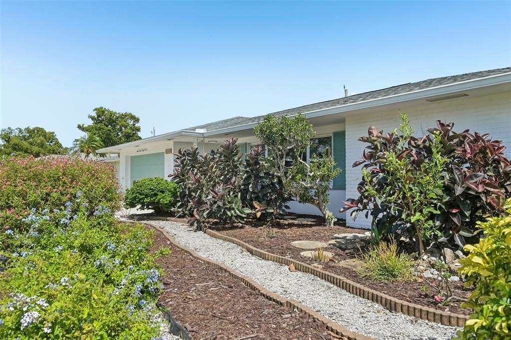 6735 Keystone Drive - Photo 2