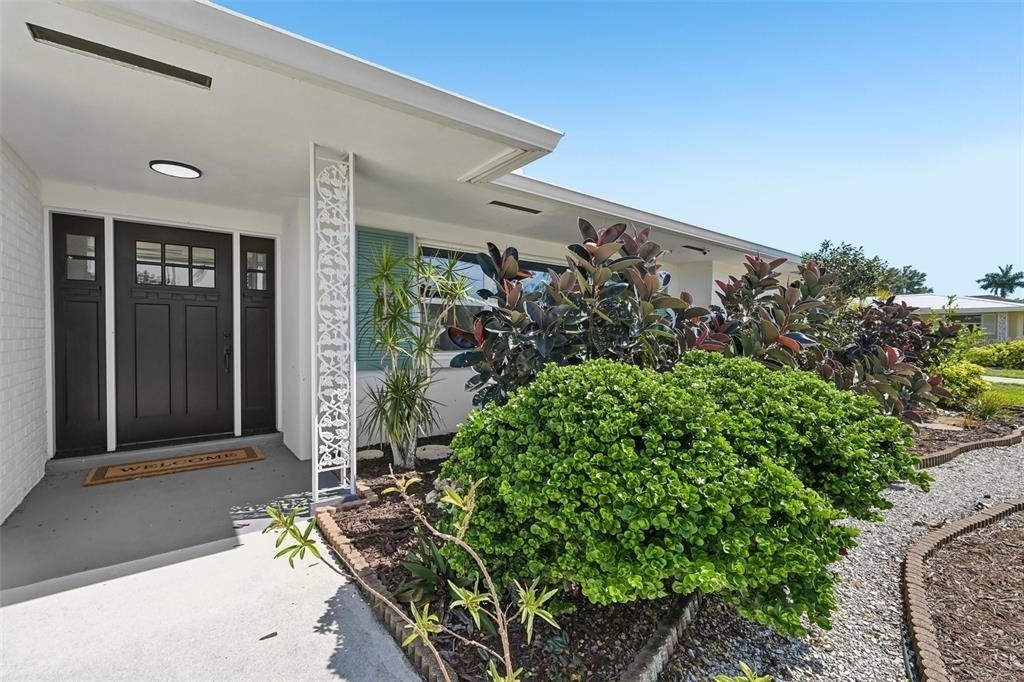 6735 Keystone Drive - Photo 5