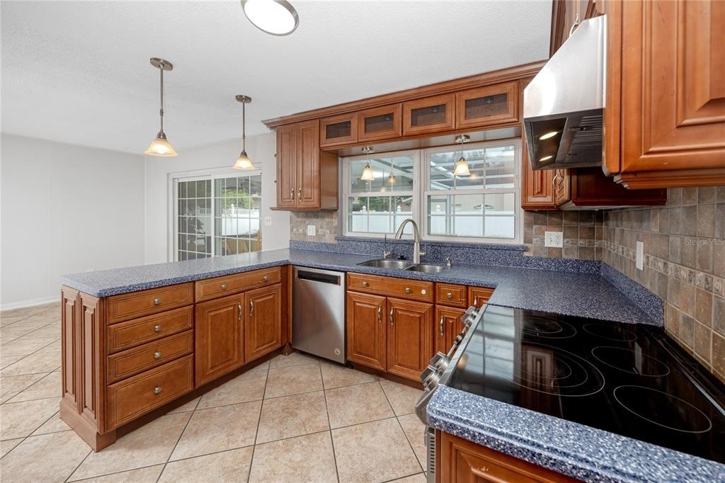 2260 Harn Boulevard - Photo 9