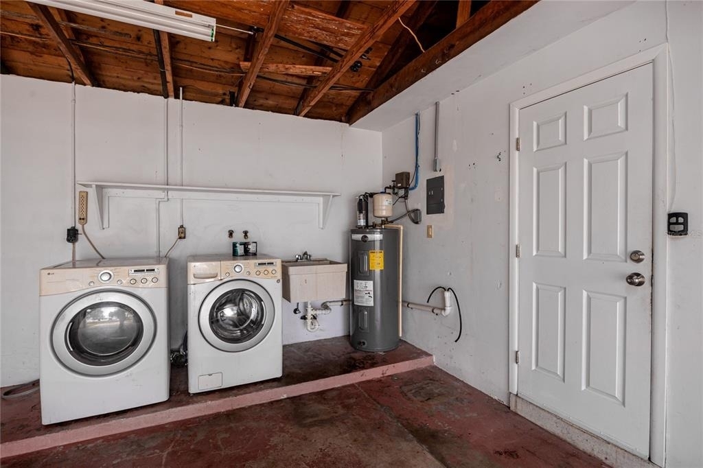 2260 Harn Boulevard - Photo 27
