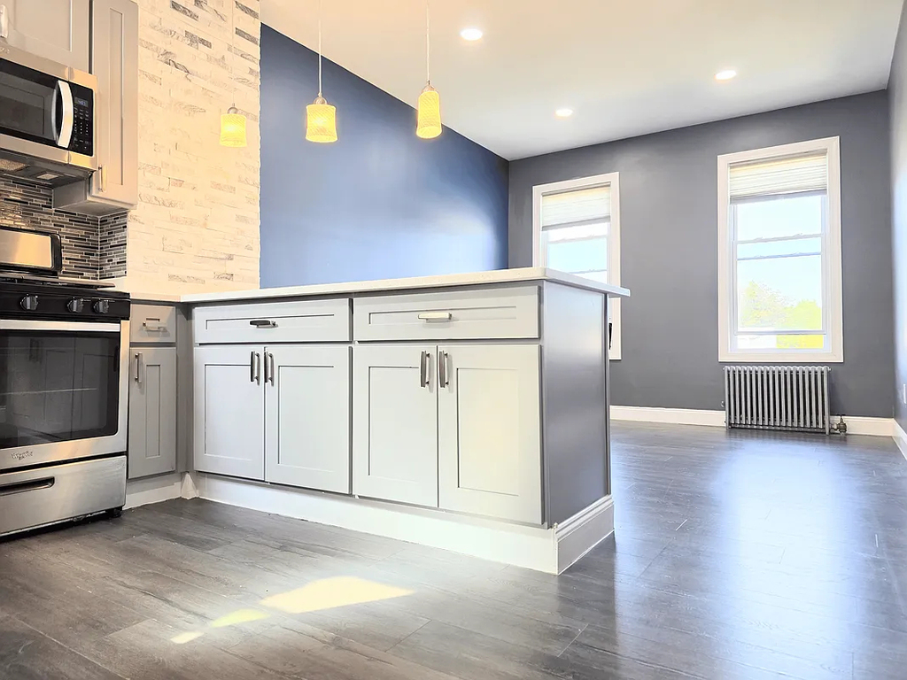 749 40th Street - Photo 6
