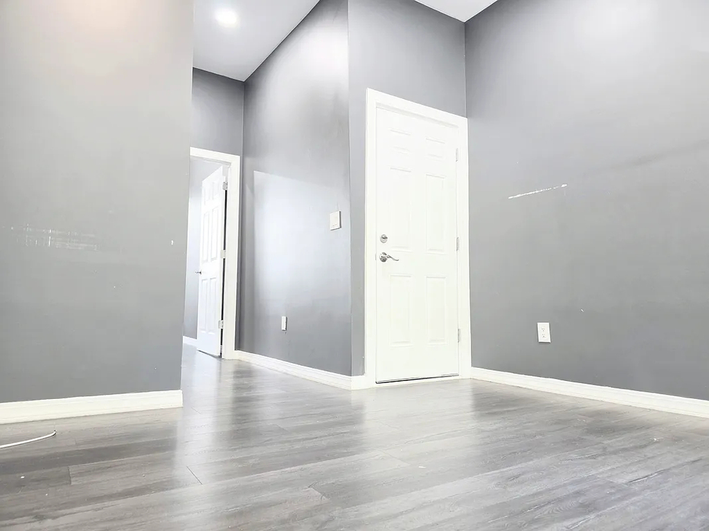 749 40th Street - Photo 1