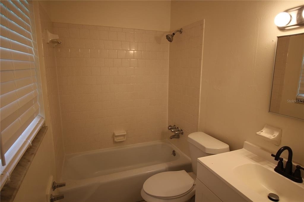 920 Columbia Avenue - Photo 1