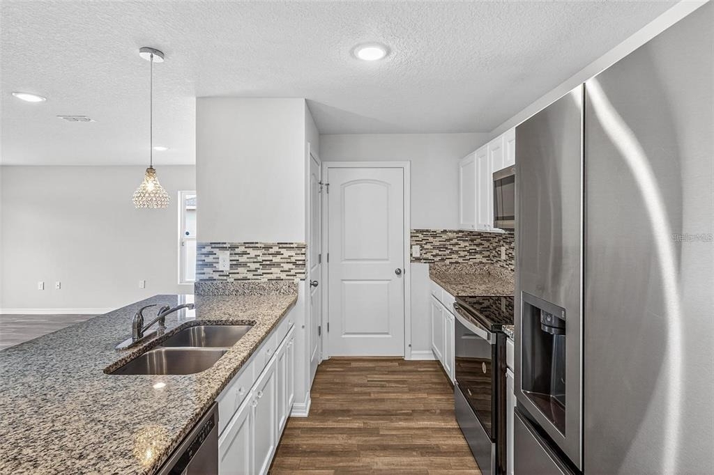 842 Gila Way - Photo 8