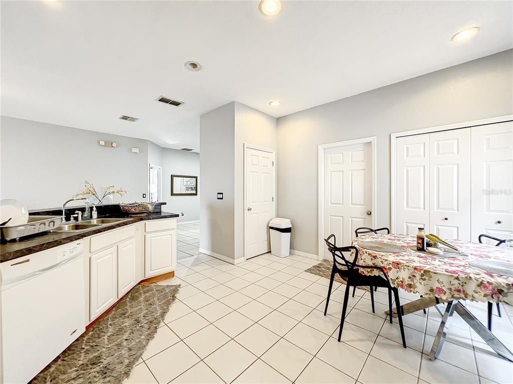 501 Summer Place Loop - Photo 4