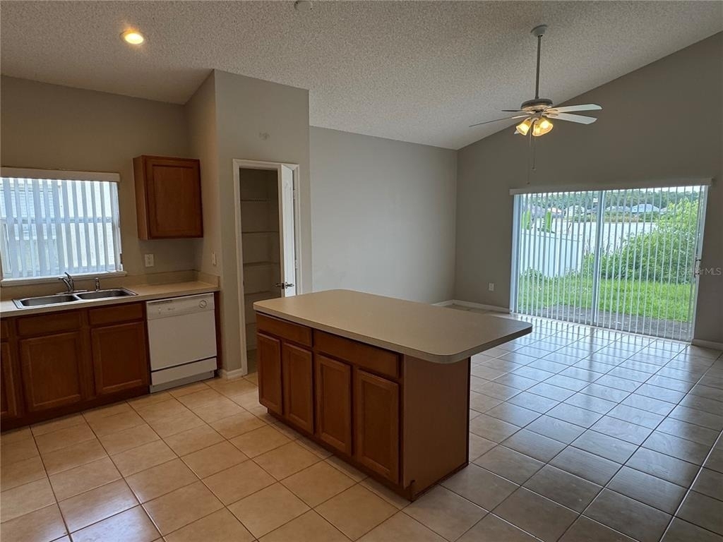 4944 Waterside Pionte Circle - Photo 3