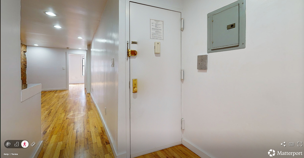East 7th Street - Photo 7
