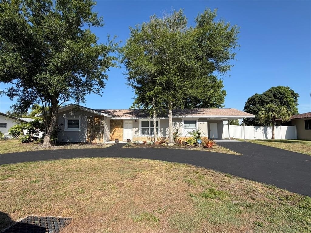 4093 Drance Street - Photo 0