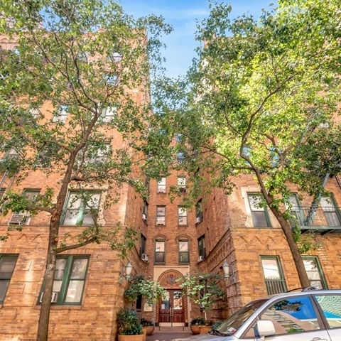 Between 2nd and 3rd Avenues-Upper East Side - Photo 8