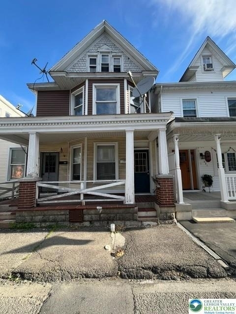 223 W Rowe Street - Photo 0