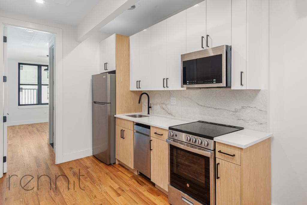 702 Evergreen Avenue - Photo 2