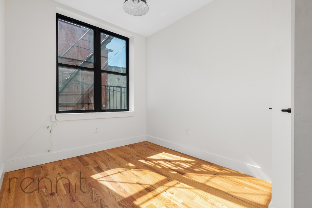 702 Evergreen Avenue - Photo 3