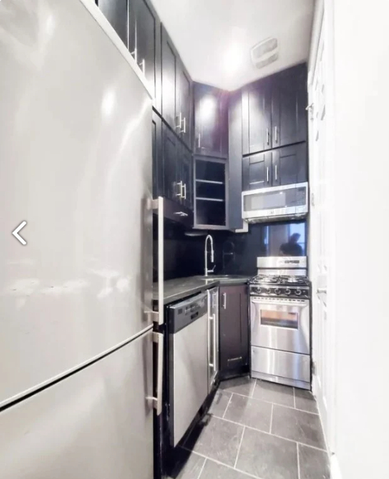 53 Leroy Street - Photo 2