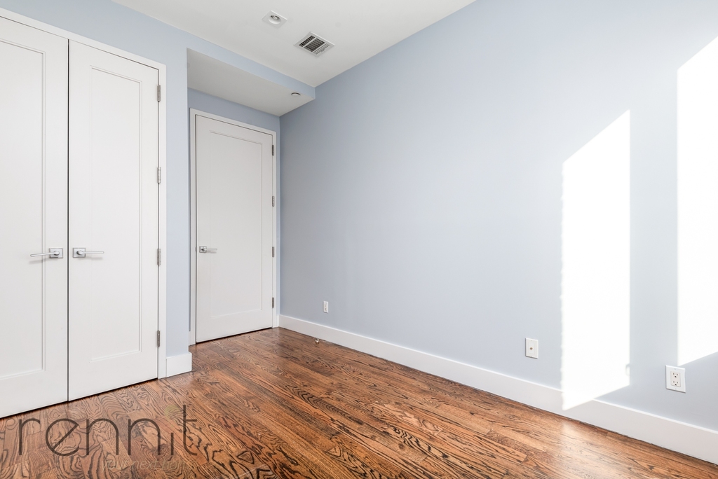 575 Van Buren Street - Photo 6