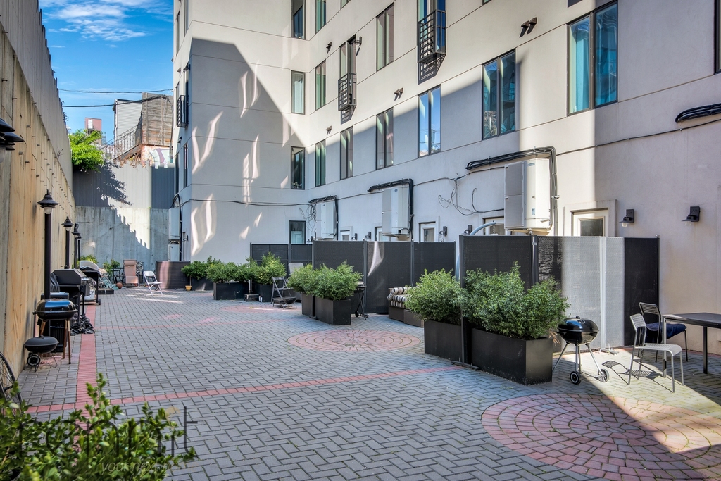 575 Van Buren Street - Photo 16