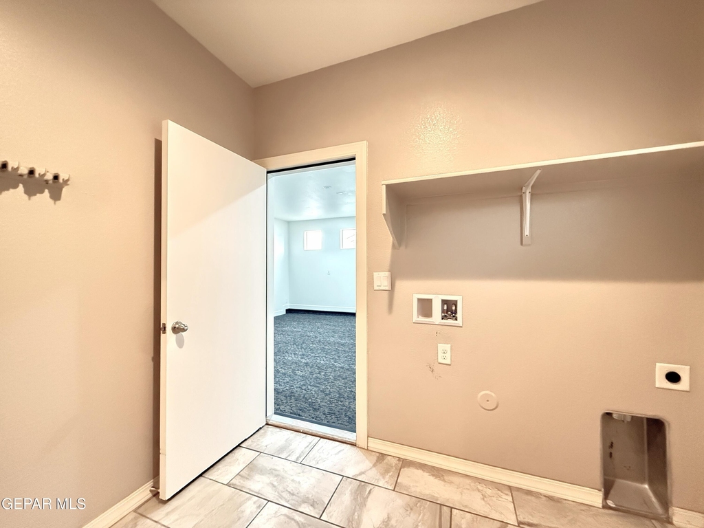 1028 Flyer Place - Photo 35