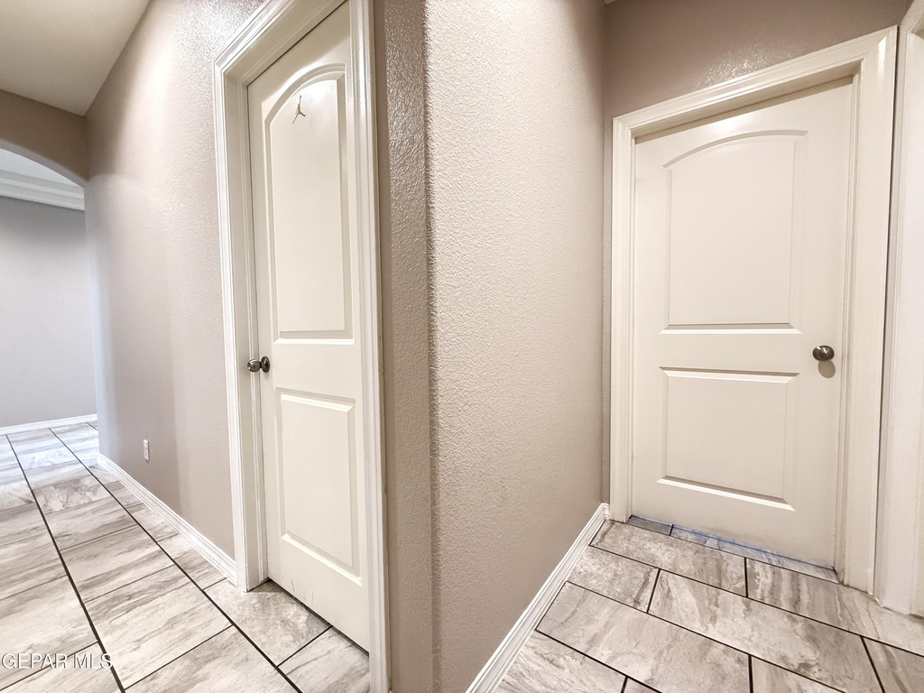 1028 Flyer Place - Photo 28