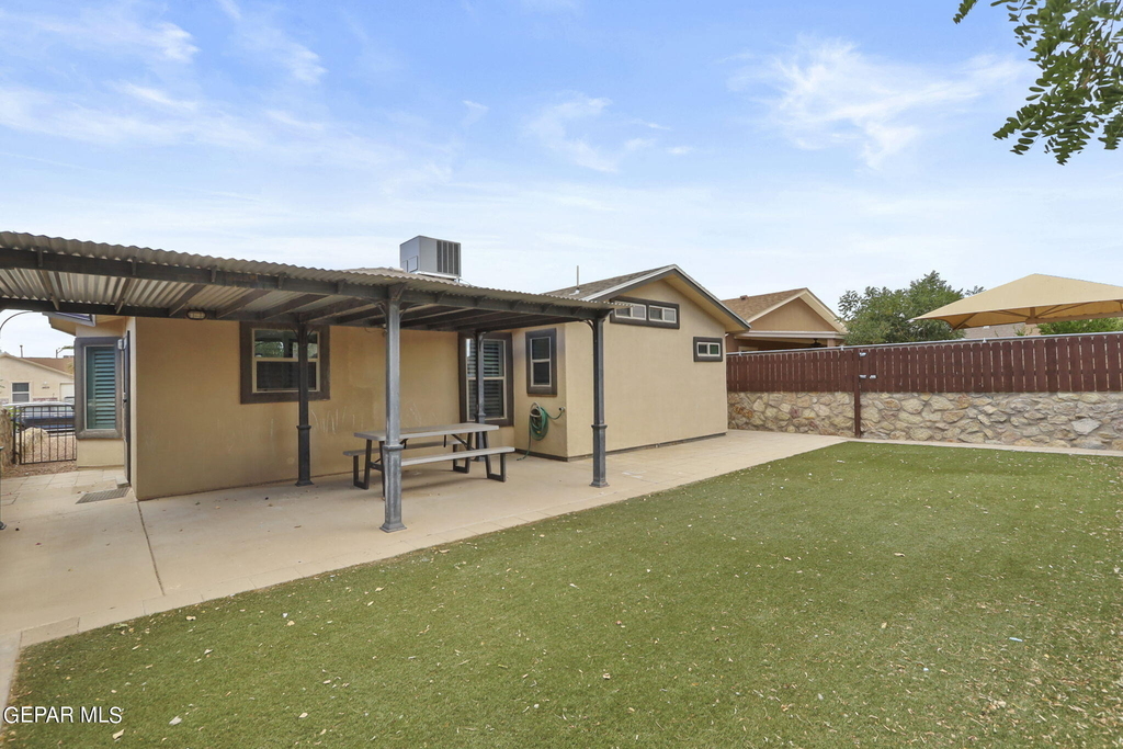 14222 Poets Rock Lane - Photo 2