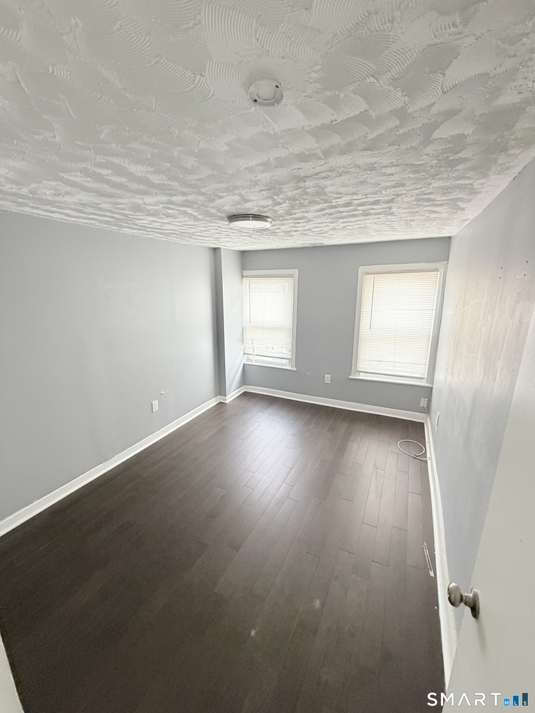 16 Daggett Street - Photo 4